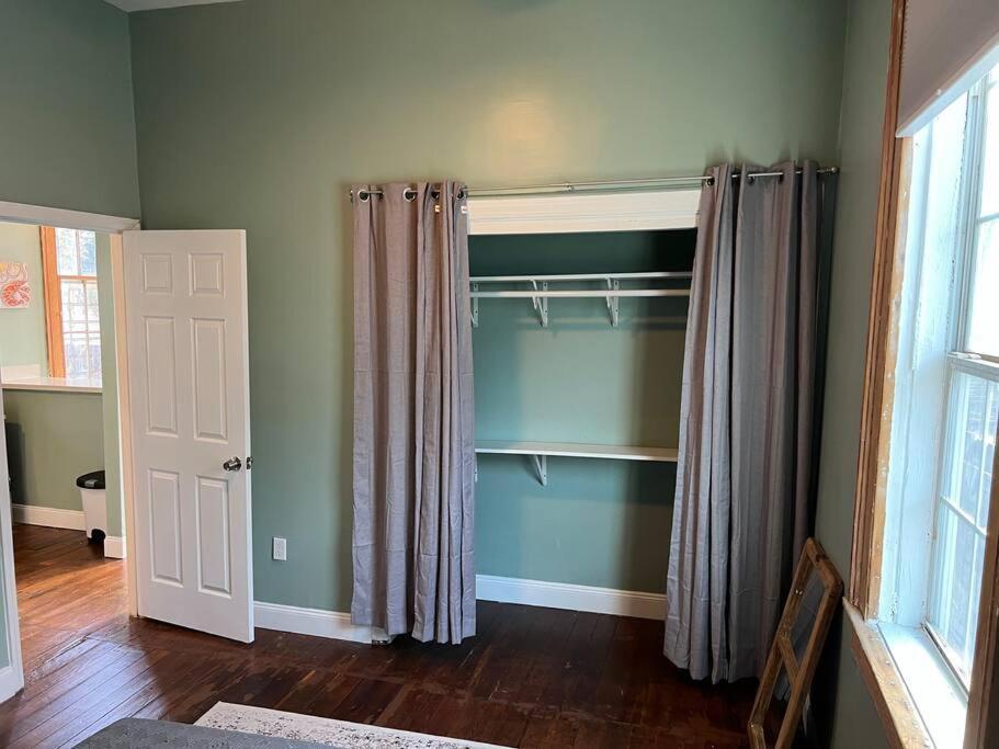 Chilled Pad 2 Blocks From The French Quarters